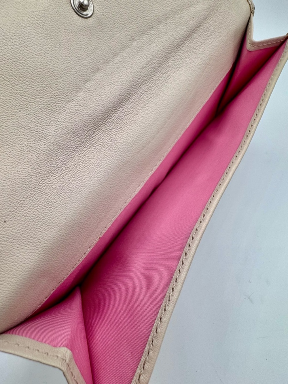Vtg Coach Buttery Soft Ivory Leather Silver Turn-lock Large Wallet Pink Interior - Picture 6 of 10